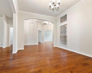 4013 Dalton Drive - Photo Thumbnail 10
