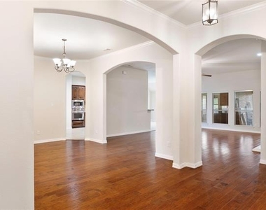 4013 Dalton Drive - Photo Thumbnail 4