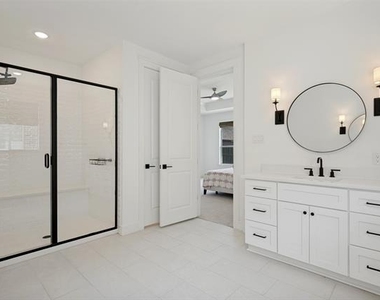 724 Danbury Street - Photo Thumbnail 13