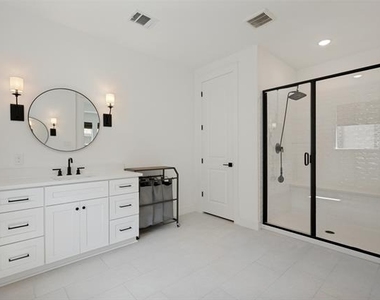 724 Danbury Street - Photo Thumbnail 14