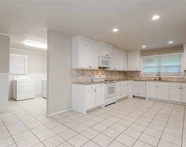 4808 Terrace Trail - Photo Thumbnail 7