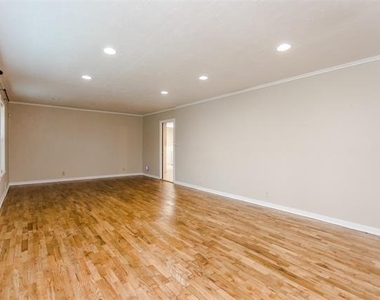 4808 Terrace Trail - Photo Thumbnail 3