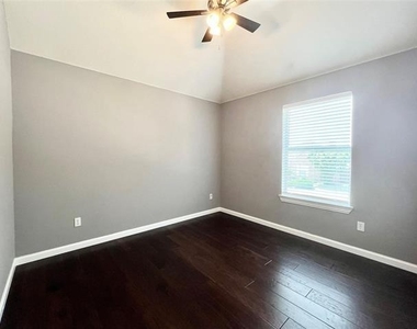 6902 Westover Drive - Photo Thumbnail 25