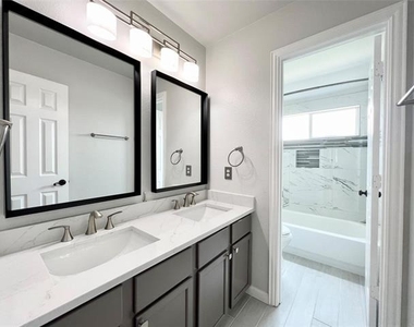 6902 Westover Drive - Photo Thumbnail 27