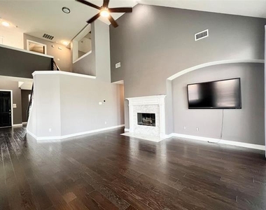 6902 Westover Drive - Photo Thumbnail 12