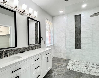 6902 Westover Drive - Photo Thumbnail 17