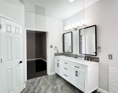 6902 Westover Drive - Photo Thumbnail 21