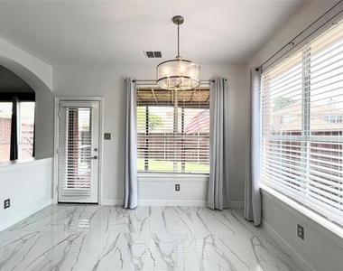 6902 Westover Drive - Photo Thumbnail 11