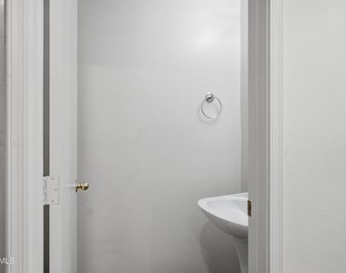 1571 E Orchid Court - Photo Thumbnail 12