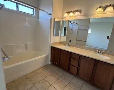 12128 W Tara Lane - Photo Thumbnail 14