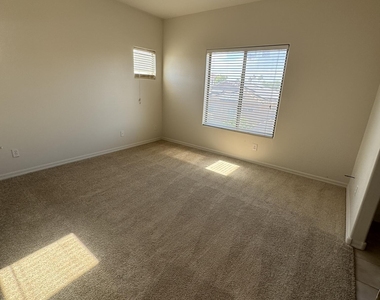 12128 W Tara Lane - Photo Thumbnail 13
