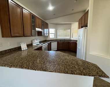 12128 W Tara Lane - Photo Thumbnail 2