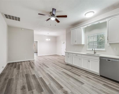 5416 East Side Avenue - Photo Thumbnail 4