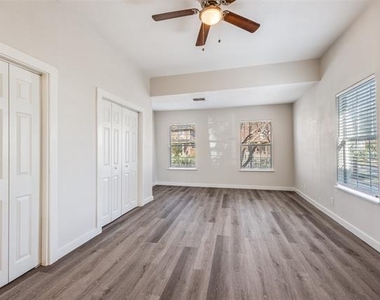 5416 East Side Avenue - Photo Thumbnail 7