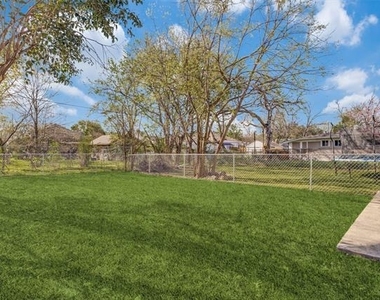 5416 East Side Avenue - Photo Thumbnail 10