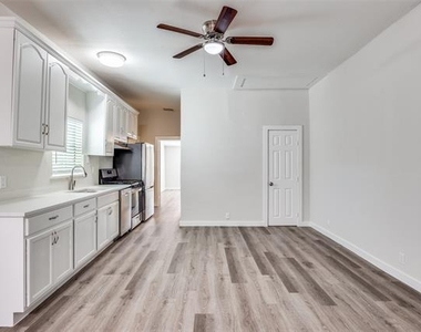 5416 East Side Avenue - Photo Thumbnail 2