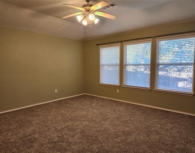 3913 Chimney Rock Drive - Photo Thumbnail 8