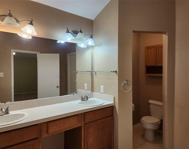 3913 Chimney Rock Drive - Photo Thumbnail 10