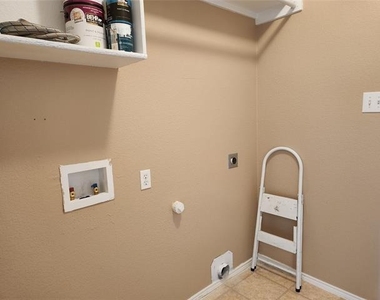 3913 Chimney Rock Drive - Photo Thumbnail 17