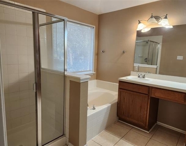 3913 Chimney Rock Drive - Photo Thumbnail 9