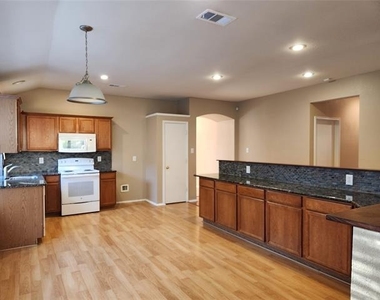 3913 Chimney Rock Drive - Photo Thumbnail 4