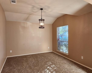 3913 Chimney Rock Drive - Photo Thumbnail 7