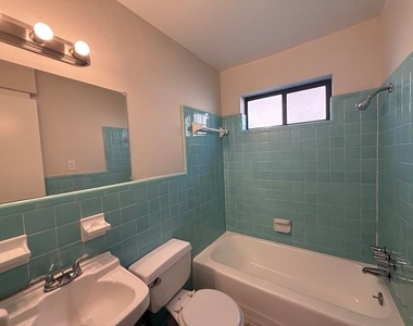5004 Live Oak Street - Photo Thumbnail 6