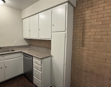 5004 Live Oak Street - Photo Thumbnail 3