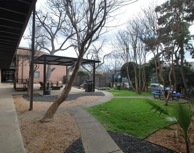 5004 Live Oak Street - Photo Thumbnail 9
