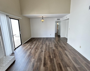 329 E Ambassador Drive - Photo Thumbnail 7
