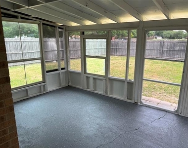 507 Hilltop Lane - Photo Thumbnail 18