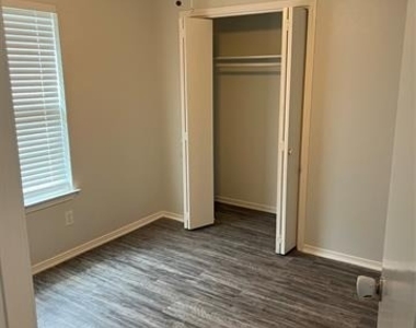 507 Hilltop Lane - Photo Thumbnail 3