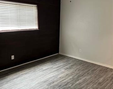 507 Hilltop Lane - Photo Thumbnail 1