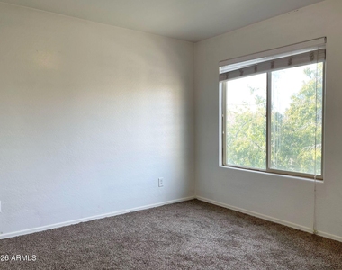 925 E Canyon Rock Road - Photo Thumbnail 16