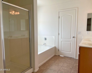 925 E Canyon Rock Road - Photo Thumbnail 11