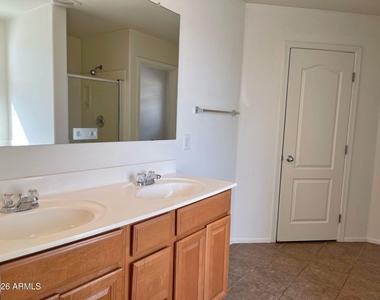 925 E Canyon Rock Road - Photo Thumbnail 10