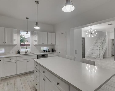 6319 Windmill Circle - Photo Thumbnail 11