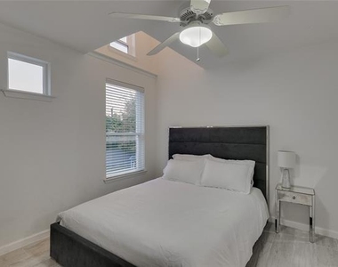 6319 Windmill Circle - Photo Thumbnail 18