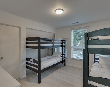 6319 Windmill Circle - Photo Thumbnail 22