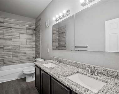 612 Meadow View Court - Photo Thumbnail 11