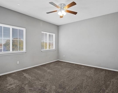 612 Meadow View Court - Photo Thumbnail 9