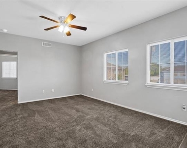 612 Meadow View Court - Photo Thumbnail 6