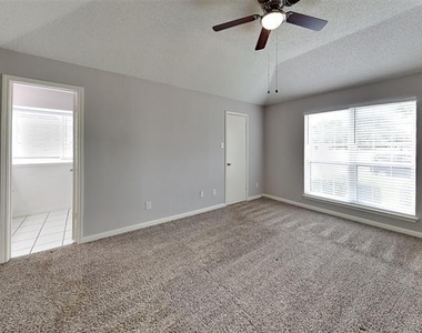 712 Bluebonnet Drive - Photo Thumbnail 6