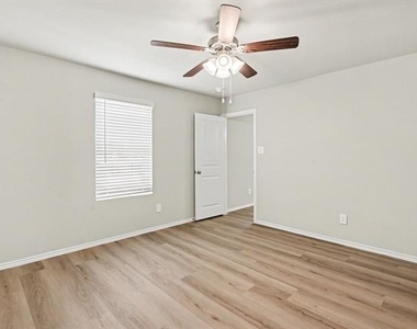 16616 Port Arthur Place - Photo Thumbnail 8