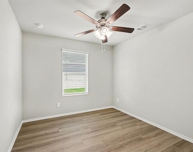 16616 Port Arthur Place - Photo Thumbnail 14