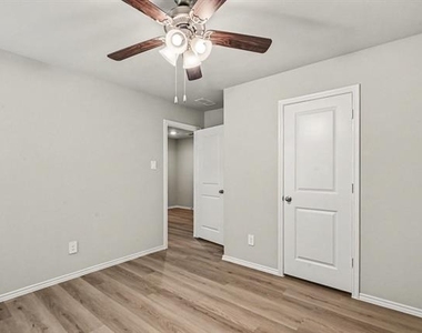16616 Port Arthur Place - Photo Thumbnail 15
