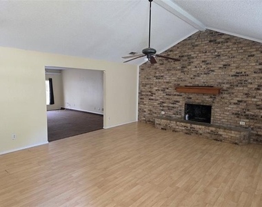 6512 High Country Trail - Photo Thumbnail 3