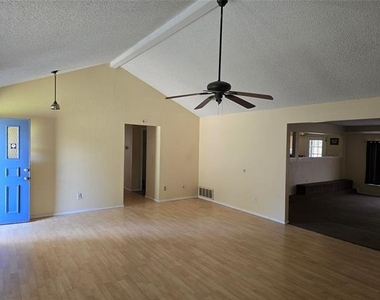 6512 High Country Trail - Photo Thumbnail 4