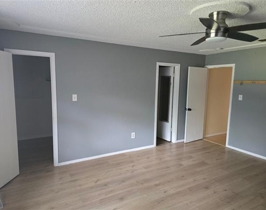 6512 High Country Trail - Photo Thumbnail 2