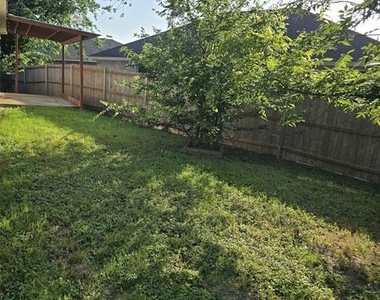 1512 Parrot Court - Photo Thumbnail 14